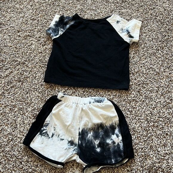 Shein shirt and shorts set size 3T - Picture 2 of 7